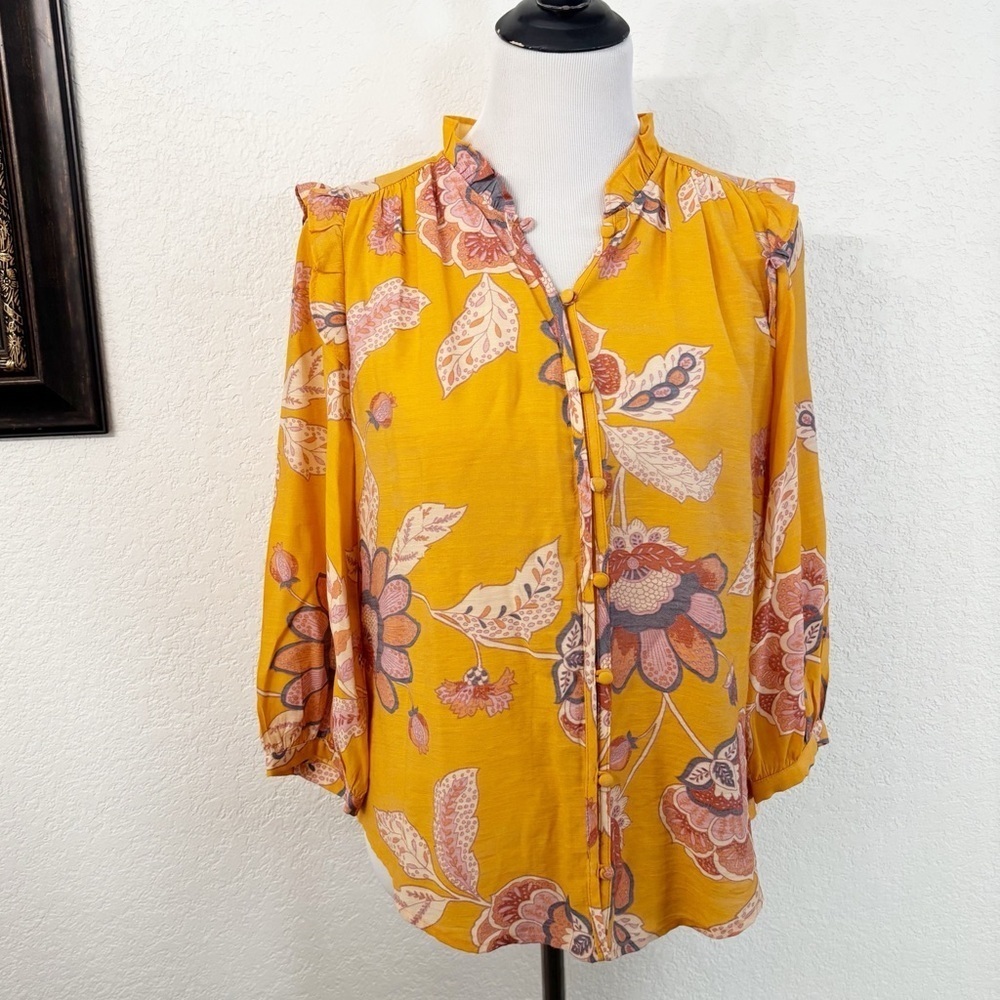 LC Lauren‎ Conrad Yellow Floral Ruffle Neck Button Front Blouse Top M 3/4 Slv